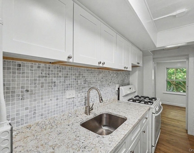 111 N Broadway - Photo Thumbnail 11