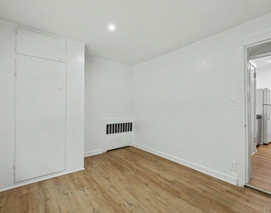 111 N Broadway - Photo Thumbnail 8