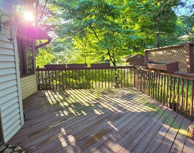 12 Palisades Court - Photo Thumbnail 15