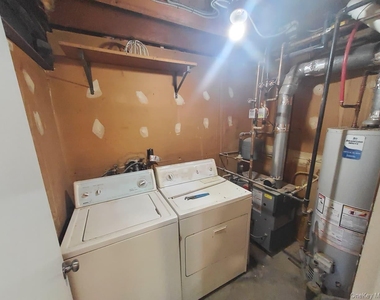 17 Hickory Street - Photo Thumbnail 12
