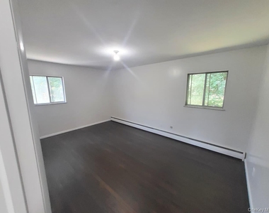 17 Hickory Street - Photo Thumbnail 7