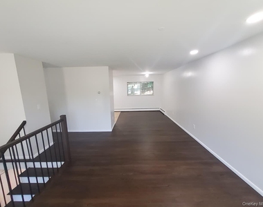 17 Hickory Street - Photo Thumbnail 3