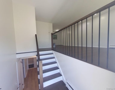 17 Hickory Street - Photo Thumbnail 1