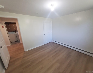 17 Hickory Street - Photo Thumbnail 10