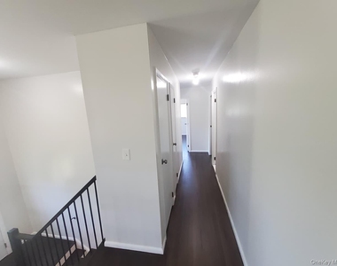 17 Hickory Street - Photo Thumbnail 4
