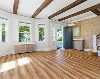 82 Quinby Avenue - Photo Thumbnail 5