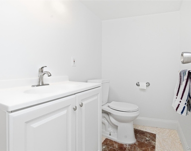 82 Quinby Avenue - Photo Thumbnail 22
