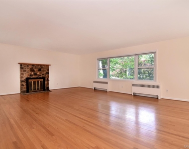 74 Briary Road - Photo Thumbnail 2