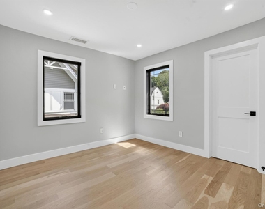 23 Hudson Avenue - Photo Thumbnail 14