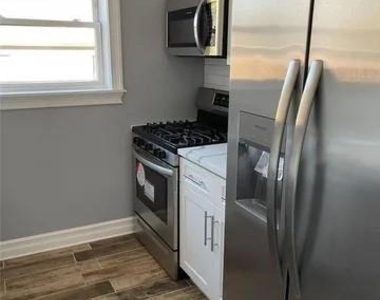 14 Linden Street - Photo Thumbnail 3