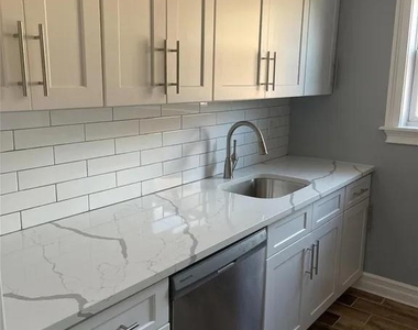 14 Linden Street - Photo Thumbnail 4