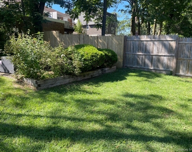 14 Linden Street - Photo Thumbnail 9