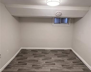 264 Seaman Street - Photo Thumbnail 6