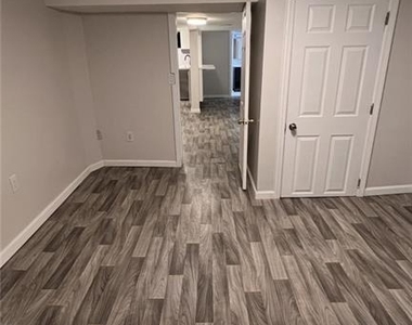 264 Seaman Street - Photo Thumbnail 8