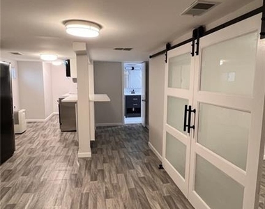 264 Seaman Street - Photo Thumbnail 1