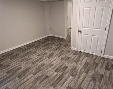 264 Seaman Street - Photo Thumbnail 2