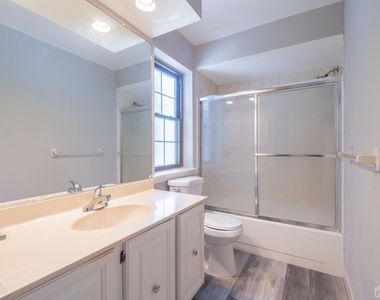 1612 Woodbridge Commons Way - Photo Thumbnail 9