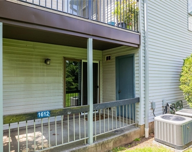 1612 Woodbridge Commons Way - Photo Thumbnail 17