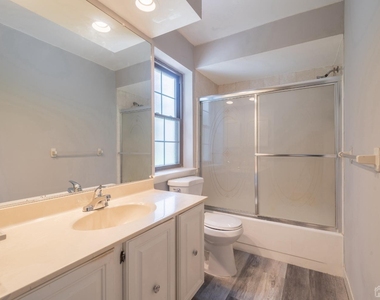 1612 Woodbridge Commons Way - Photo Thumbnail 10