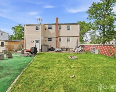 445 Smith Street - Photo Thumbnail 1
