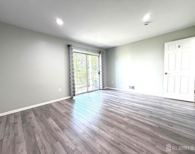 511 Dunn Circle - Photo Thumbnail 12