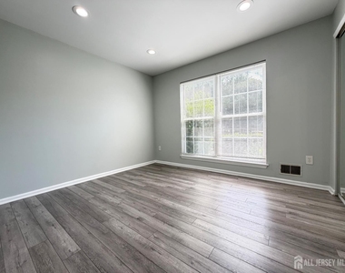 511 Dunn Circle - Photo Thumbnail 15