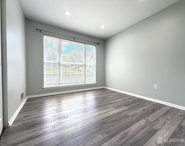 511 Dunn Circle - Photo Thumbnail 16