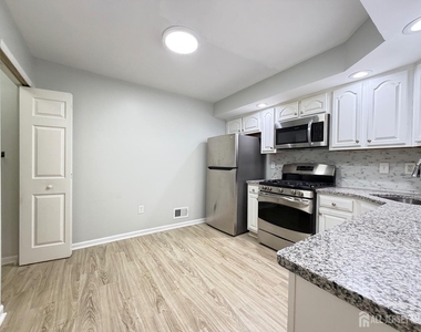 511 Dunn Circle - Photo Thumbnail 7