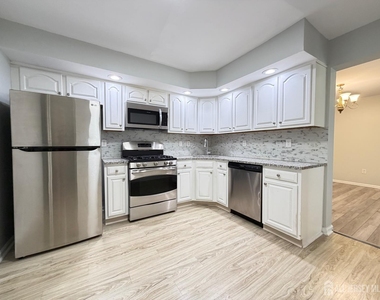 511 Dunn Circle - Photo Thumbnail 8
