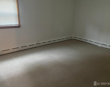 123 Highland Avenue - Photo Thumbnail 5
