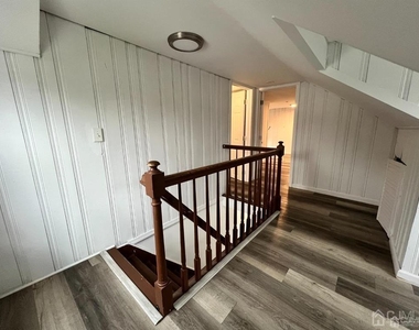 13 Sheridan Avenue - Photo Thumbnail 10