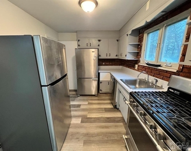 13 Sheridan Avenue - Photo Thumbnail 4