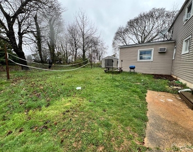 13 Sheridan Avenue - Photo Thumbnail 17
