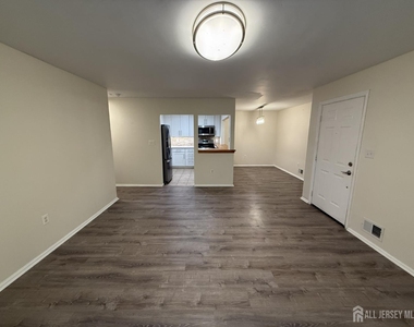 95 Sapphire Lane - Photo Thumbnail 2