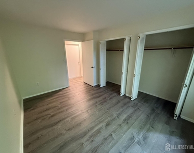 95 Sapphire Lane - Photo Thumbnail 12