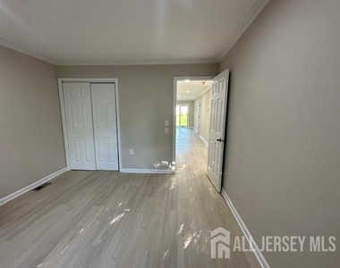 1 John Adams Court - Photo Thumbnail 7