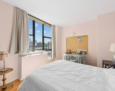 352 Cathedral Parkway - Photo Thumbnail 3