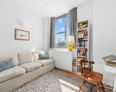352 Cathedral Parkway - Photo Thumbnail 5