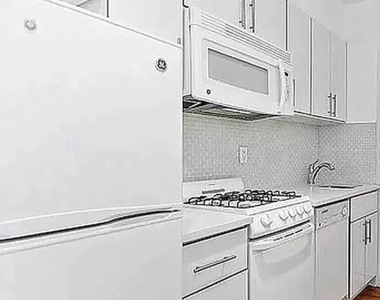 172 Mulberry Street - Photo Thumbnail 2