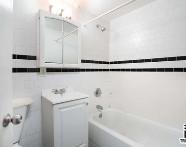 192 Bleecker Street - Photo Thumbnail 3