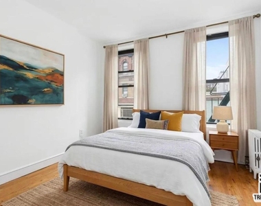 192 Bleecker Street - Photo Thumbnail 2