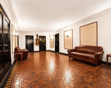 900 W End Avenue - Photo Thumbnail 4