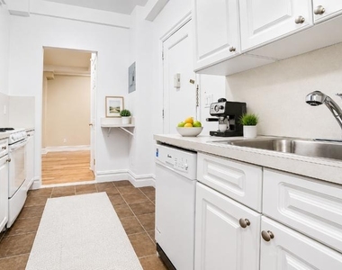 900 W End Avenue - Photo Thumbnail 2