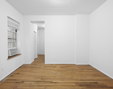 320 E 49th Street - Photo Thumbnail 2