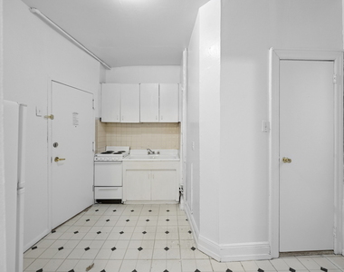 320 E 49th Street - Photo Thumbnail 1