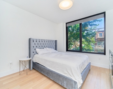264 Webster Avenue - Photo Thumbnail 3