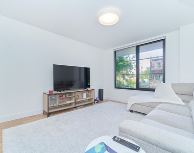 264 Webster Avenue - Photo Thumbnail 2