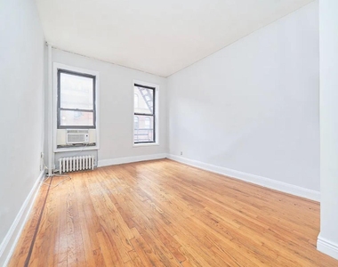 331 W 43rd Street - Photo Thumbnail 1