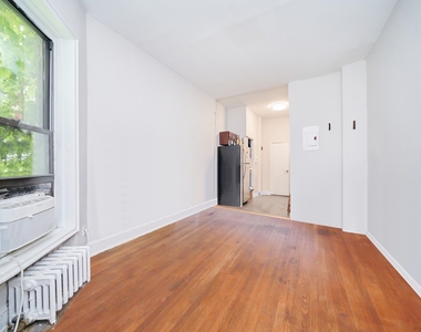 331 W 43rd Street - Photo Thumbnail 2