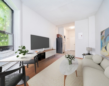 331 W 43rd Street - Photo Thumbnail 1